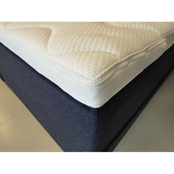 Kontinentalseng 210x210cm inkl. sengegavl - M�rkebl�