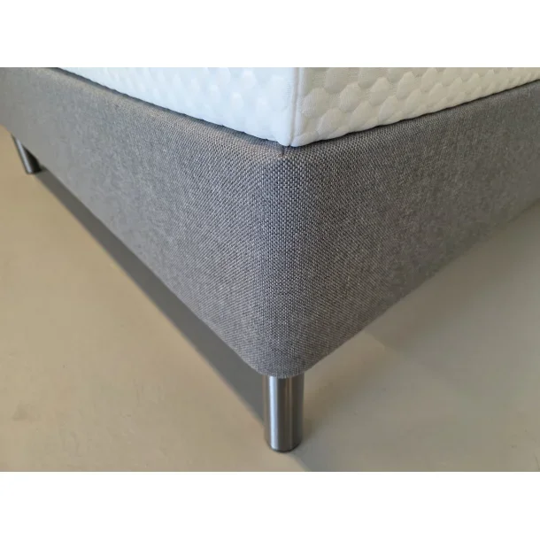 Elevationsseng 140x200 - Lys gr�.