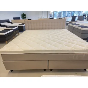 Kontinentalseng 210x210cm inkl. sengegavl - Beige