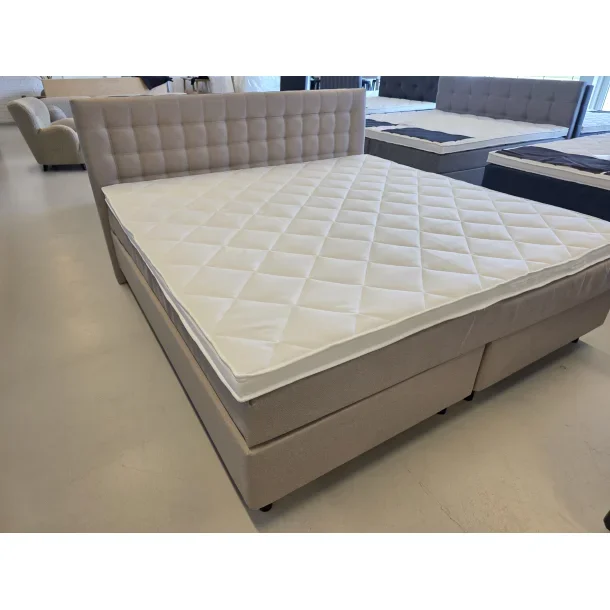 Kontinentalseng 210x210cm inkl. sengegavl - Beige