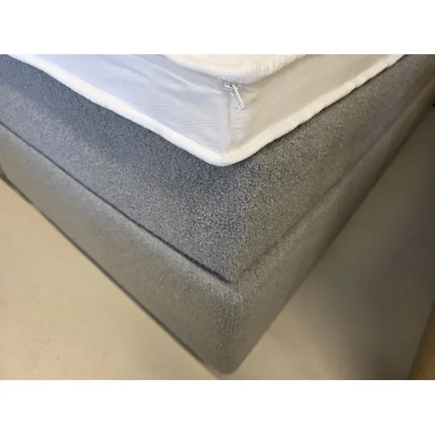 Kontinentalseng 180x200cm inkl. sengegavl - Gr� boucl�